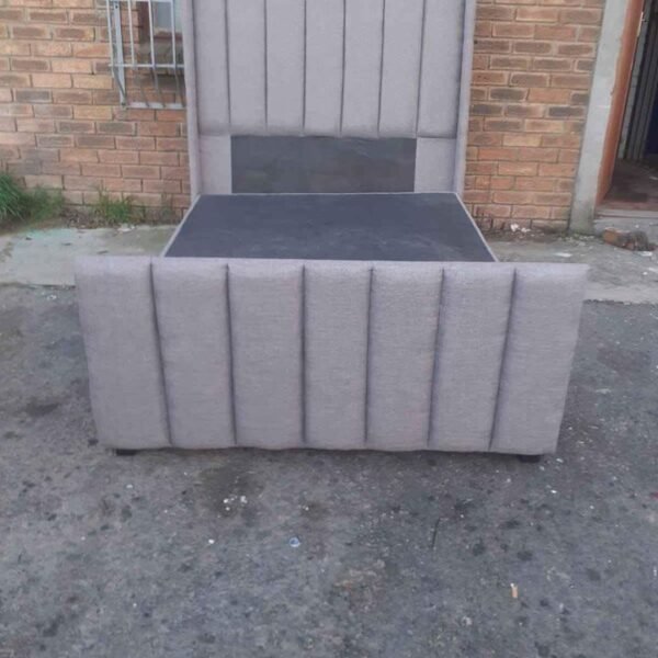 Modern design beds with footend