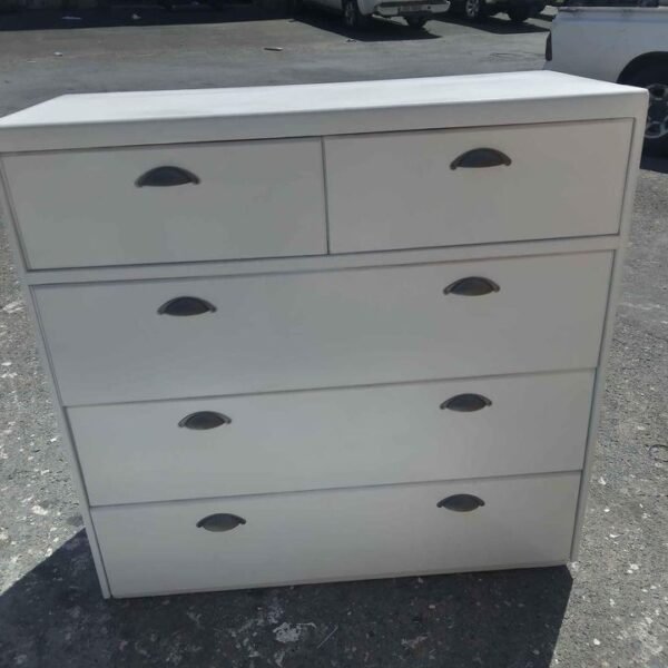 Silver handles 5 draw chest of drawer