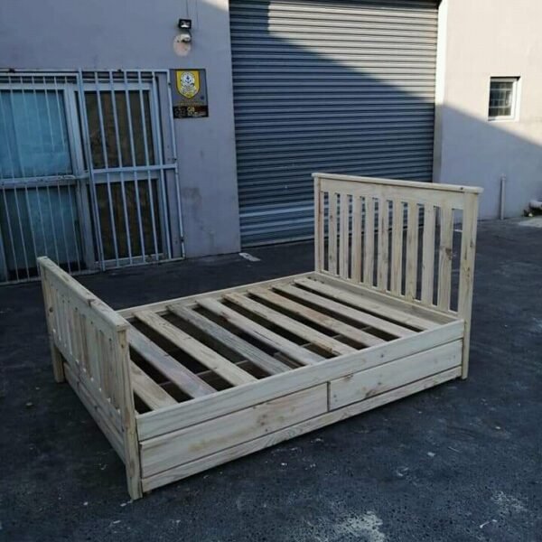 Christine bed with foot end