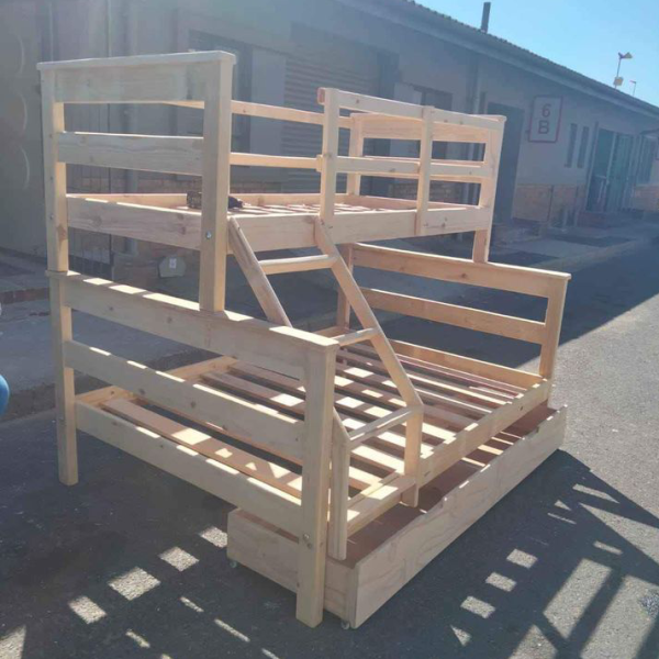 Econo tribunk with pullout