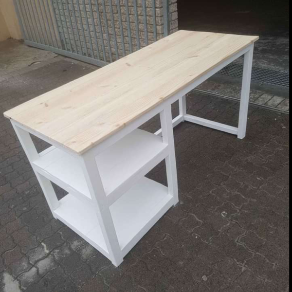 small desk for workspace